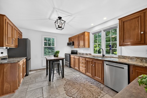 Kitchen - 707 Rue Main, Hudson, QC 