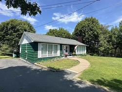 63 Lane Avenue  Truro, NS B2N 2N2