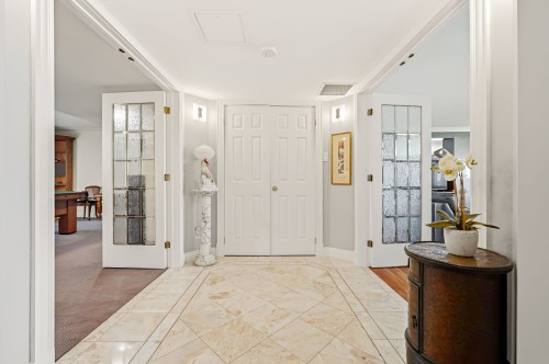 Mud Room - 501-5895 Rue St-Laurent, Lévis (Desjardins), QC 