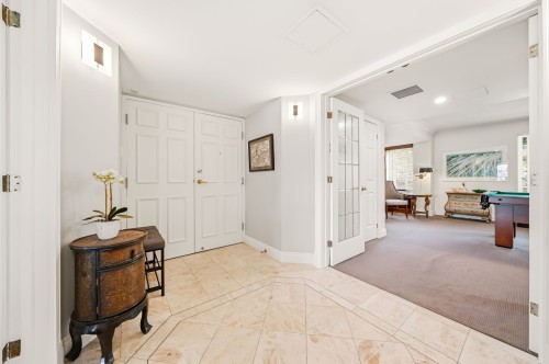 Mud Room - 501-5895 Rue St-Laurent, Lévis (Desjardins), QC 