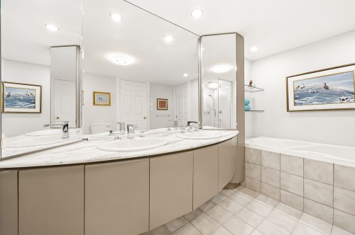 Master Bathroom - 501-5895 Rue St-Laurent, Lévis (Desjardins), QC 