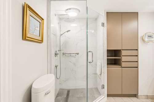 Master Bathroom - 501-5895 Rue St-Laurent, Lévis (Desjardins), QC 