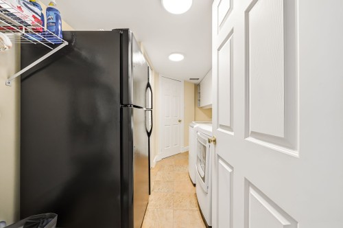 Laundry - 501-5895 Rue St-Laurent, Lévis (Desjardins), QC 