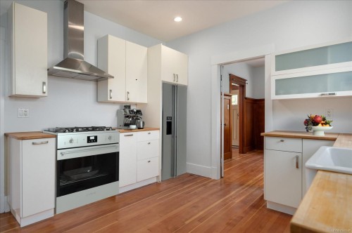 733 Fitzwilliam St, Nanaimo, BC 