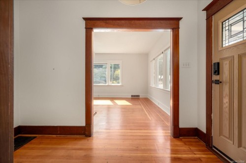 733 Fitzwilliam St, Nanaimo, BC 