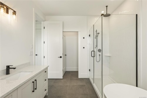 #102-2302 Arbot Rd, Nanaimo, BC 