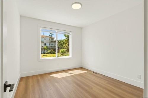 #102-2302 Arbot Rd, Nanaimo, BC 