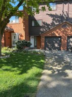 24-4230 Fieldgate Drive  Mississauga, ON L4W 2M5