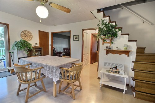 Salle à manger - 261 Av. De L'Église, Rouyn-Noranda, QC 