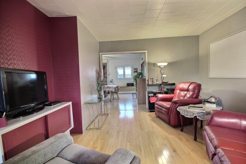 Salon - 261 Av. De L'Église, Rouyn-Noranda, QC 