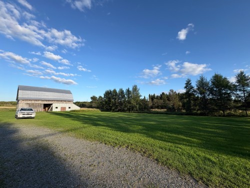 Cour - 261 Av. De L'Église, Rouyn-Noranda, QC 
