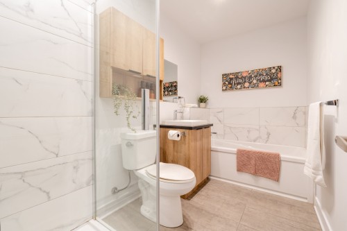 Bathroom - 3887 Rue Mackay, Longueuil (Saint-Hubert), QC 