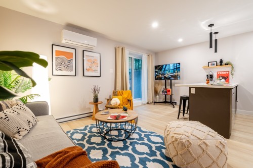Living Room - 3887 Rue Mackay, Longueuil (Saint-Hubert), QC 