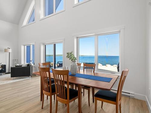 16 Compass Cove Court, Fox Point, NS 