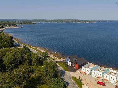 16 Compass Cove Court, Fox Point, NS 