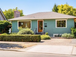 1814 Belmont Ave Victoria, BC V8R 3Z2