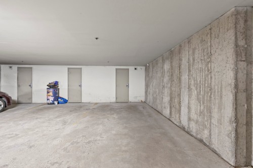 Garage - 102-153 Av. Winthrop, Pointe-Claire, QC 