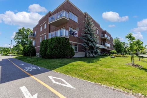 Façade - 102-153 Av. Winthrop, Pointe-Claire, QC 