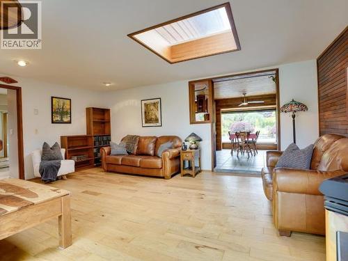 5366 Manson Ave, Powell River, BC 