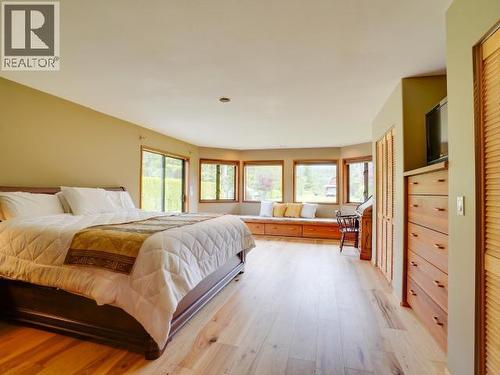 5366 Manson Ave, Powell River, BC 