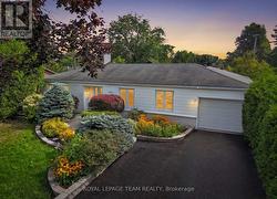 2713 DUPONT STREET  Ottawa, ON K1V 8N2