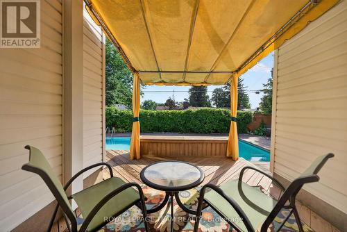 2713 Dupont Street, Ottawa, ON 