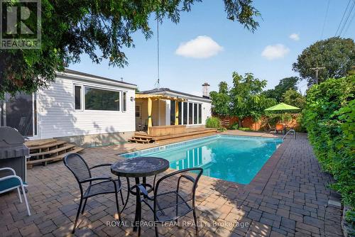 2713 Dupont Street, Ottawa, ON 