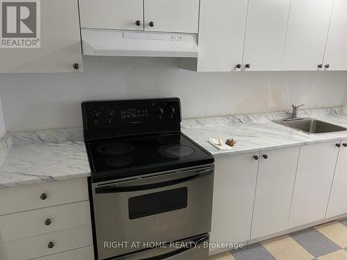 271 QUEEN STREET , Brampton, Ontario L6W 2C2 5