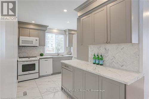 54 Duncombe Drive, Hamilton, ON 