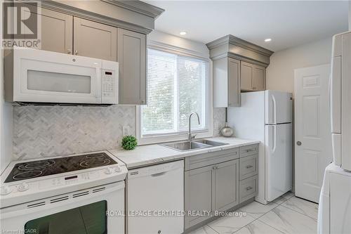 54 Duncombe Drive, Hamilton, ON 
