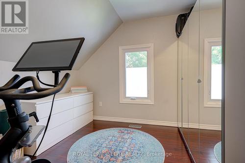 24 Stahl Avenue, Kitchener, ON 
