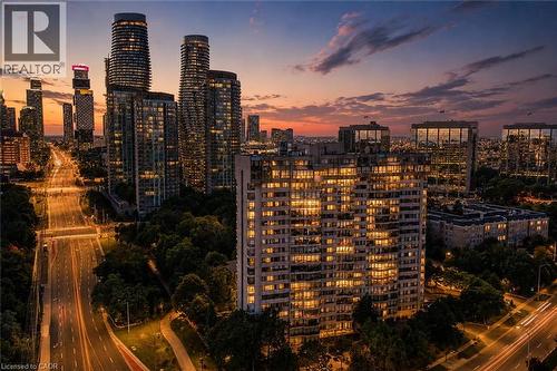 200 ROBERT SPECK Parkway Unit# PH1  Mississauga, ON L4Z 1S3
