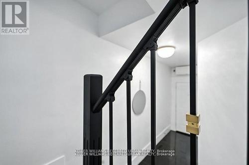UPPER - 1182 OSSINGTON AVENUE , Toronto, Ontario M6G 3W1 4