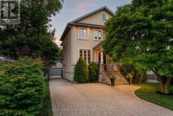 4 SPRINGBROOK GARDENS  Toronto, ON M8Z 3B3