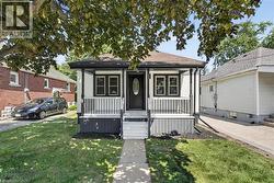 43 E BRUCEDALE Avenue E  Hamilton, ON L9A 1N1