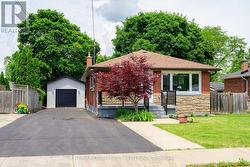 150 HOWARD AVENUE Hamilton, ON L9A 2W8