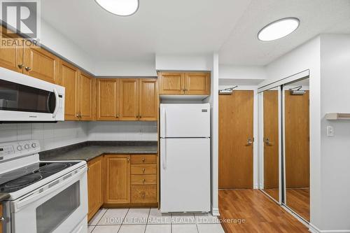 1010 - 7 Lorraine Drive, Toronto, ON 