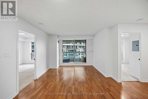 1010 - 7 Lorraine Drive, Toronto, ON 