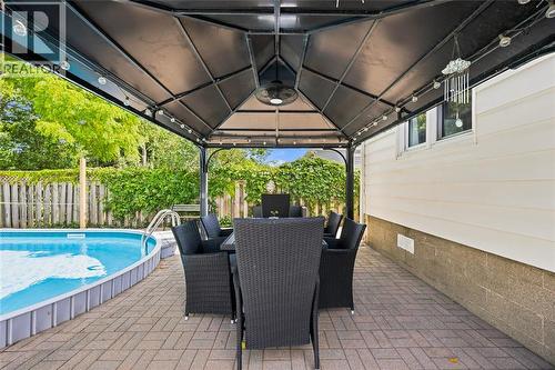 698 Pineview Avenue, Sarnia, ON 