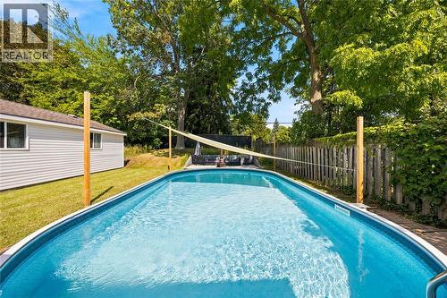 698 Pineview Avenue, Sarnia, ON 