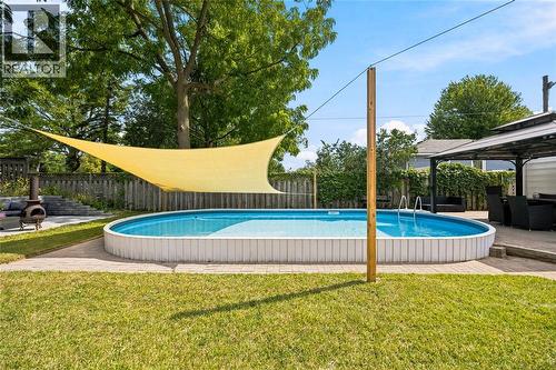698 Pineview Avenue, Sarnia, ON 