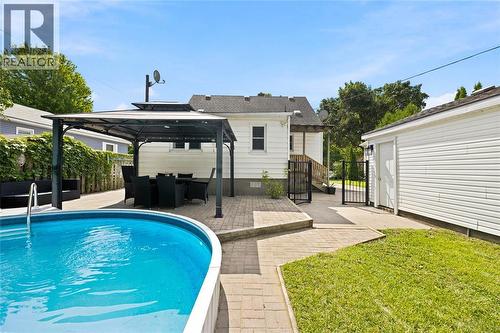 698 Pineview Avenue, Sarnia, ON 