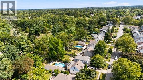 698 Pineview Avenue, Sarnia, ON 