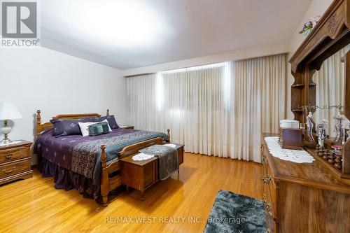 25A St Andrews Boulevard, Toronto, ON 