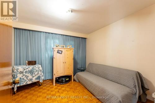 25A St Andrews Boulevard, Toronto, ON 