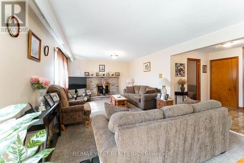 25A St Andrews Boulevard, Toronto, ON 