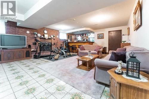 25A St Andrews Boulevard, Toronto, ON 