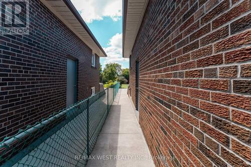 25A St Andrews Boulevard, Toronto, ON 