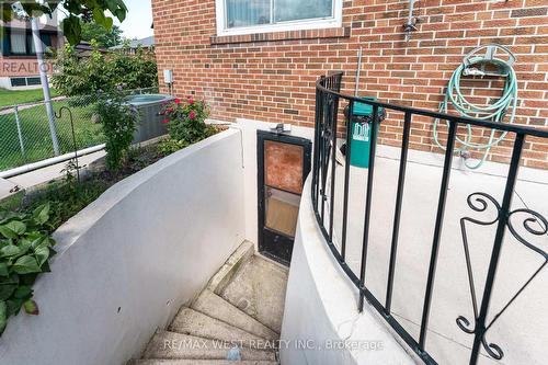 25A St Andrews Boulevard, Toronto, ON 