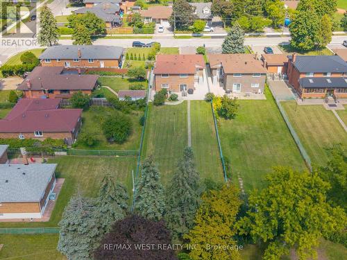 25A St Andrews Boulevard, Toronto, ON 